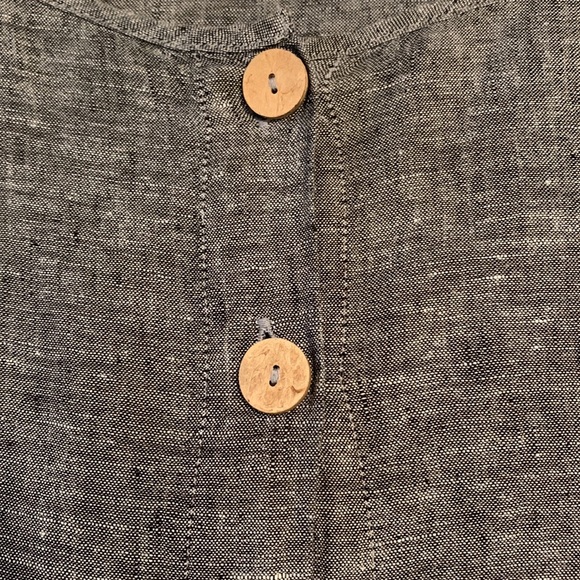 Tahari 100% Linen Back Buttons Lagenlook Top - Picture 8 of 13